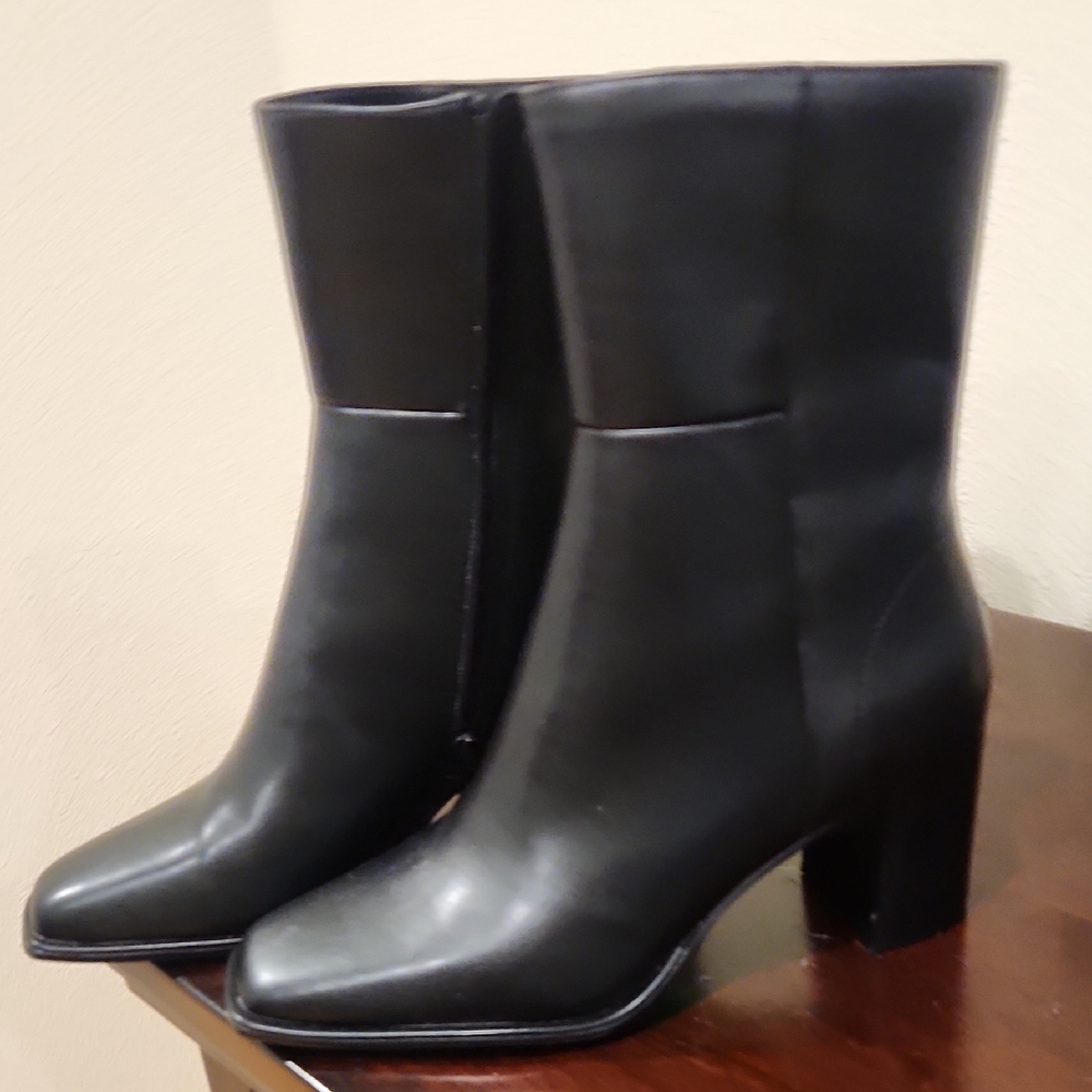 Elegant Black Women's Boots